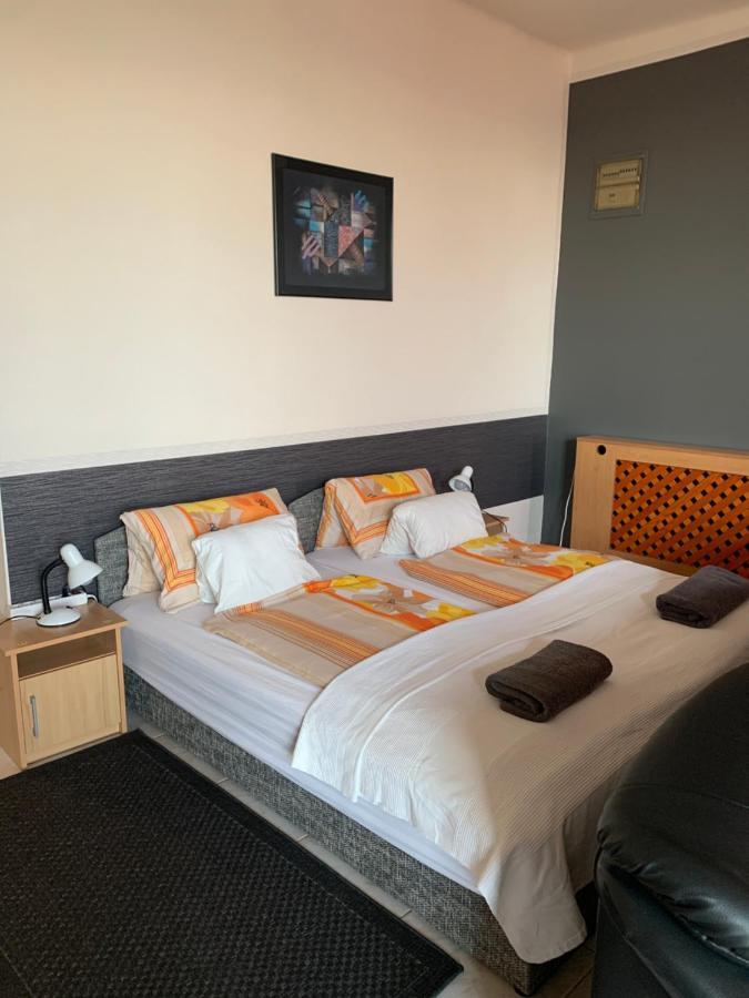 Arthaus Roenoek Apartment Ronok ภายนอก รูปภาพ